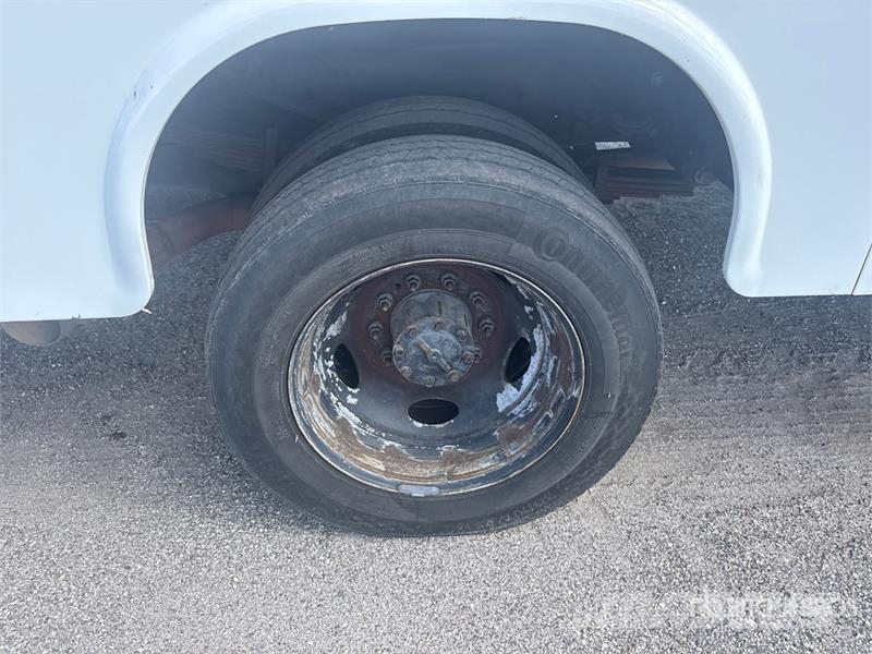 Ford F-550 XL 4x4 Extended Cab Service Truck 多目的/汎用車両