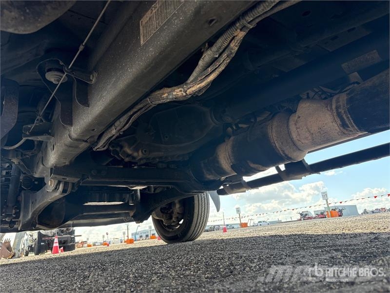 Ford F-550 XL 4x4 Extended Cab Service Truck 多目的/汎用車両