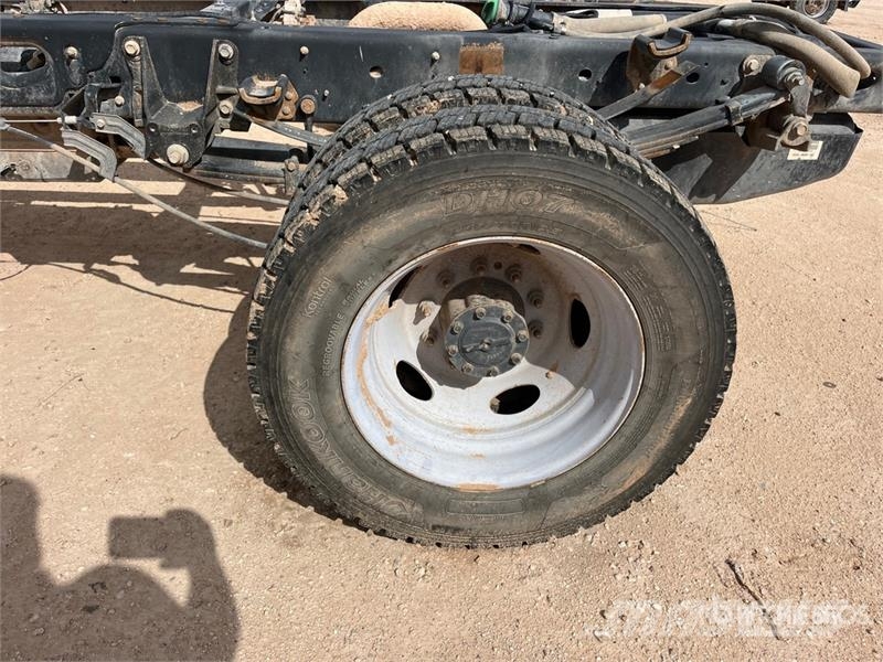 Ford F-550 XL 4x4 Extended Cab Cab and Chassis Kabine i unutrašnjost