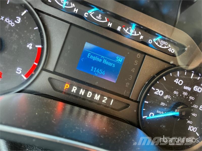 Ford F-550 XL 4x4 Extended Cab Cab and Chassis Cabins and interior