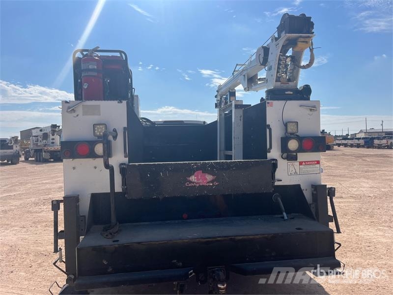 Ford F-550 XL 4x4 Extended Cab Service Truck 多目的／汎用車両