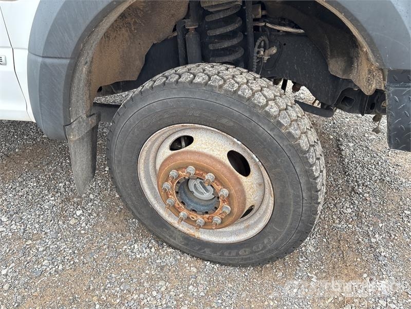 Ford F-550 XL 4x4 Extended Cab Service Truck Komunalna vozila