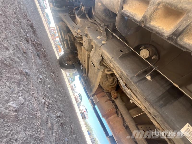 Ford F-550 XL 4x4 Extended Cab Service Truck 多目的／汎用車両