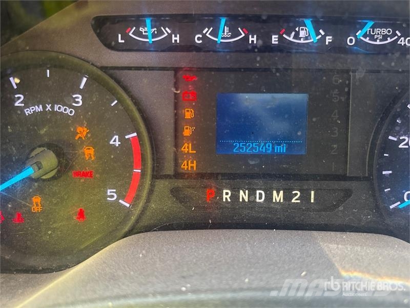 Ford F-550 XL 4x4 Extended Cab Service Truck Pojazdy komunalne