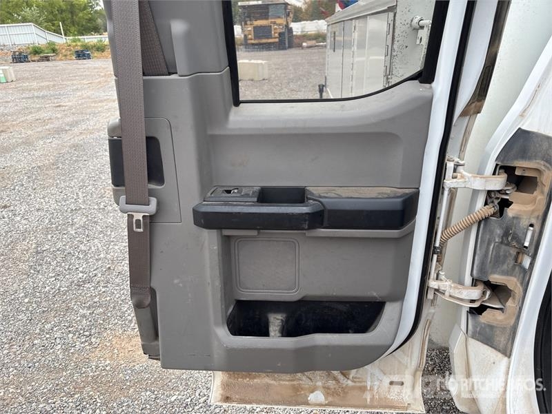 Ford F-550 XL 4x4 Extended Cab Service Truck Komunalna vozila