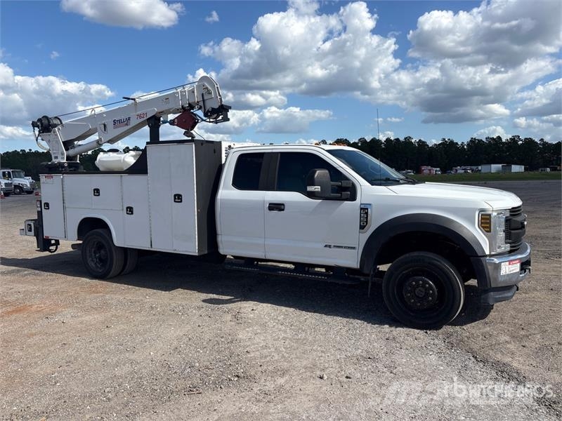 Ford F-550 XL 4x4 Extended Cab Service Truck 多目的/汎用車両