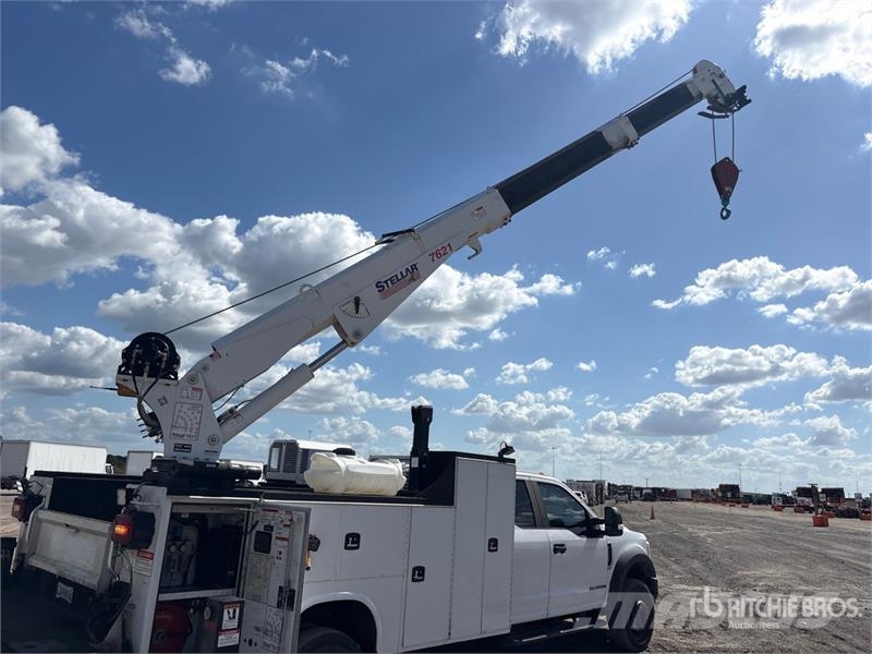Ford F-550 XL 4x4 Extended Cab Service Truck 多目的/汎用車両