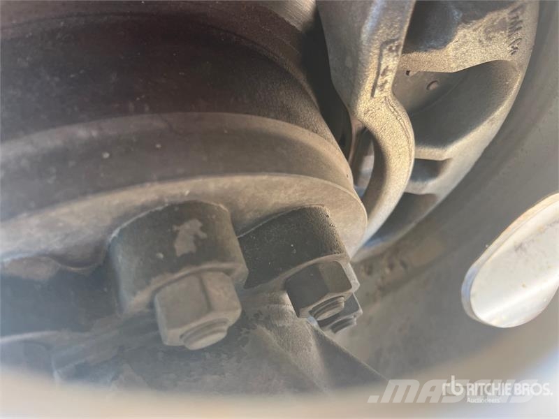 Ford F-550 XL 4x4 Extended Cab Service Truck 多目的／汎用車両