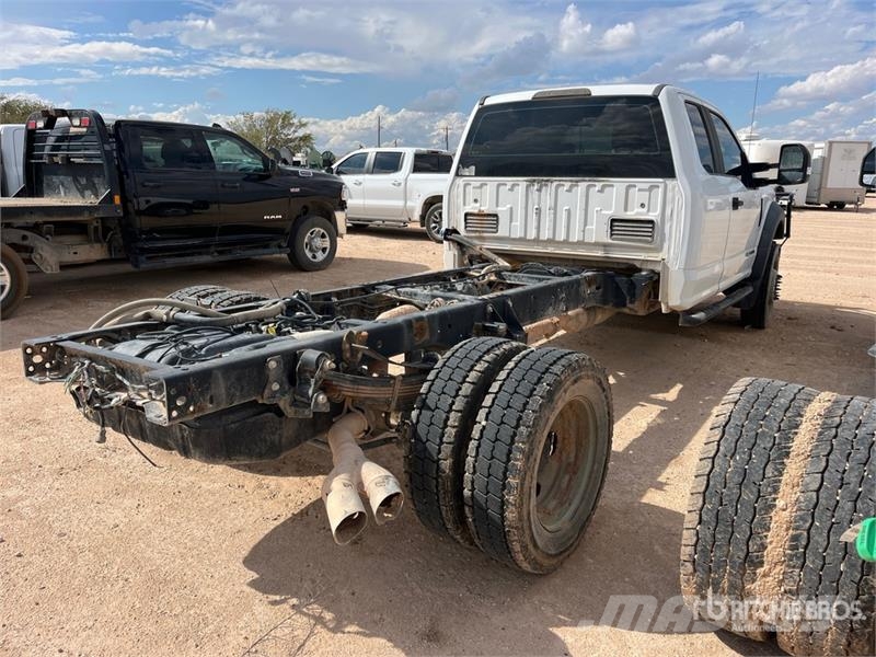 Ford F-550 XL 4x4 Extended Cab Cab and Chassis Kabine i unutrašnjost