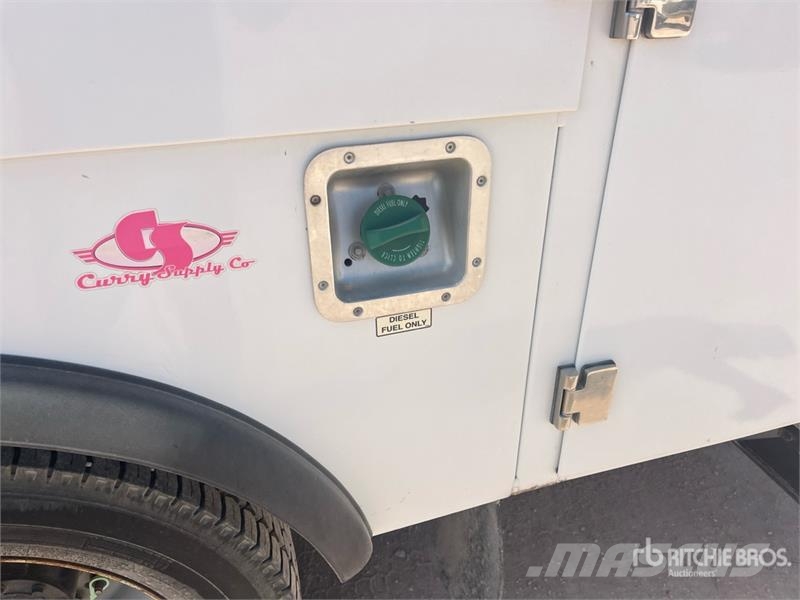 Ford F-550 XL 4x4 Extended Cab Service Truck 多目的／汎用車両