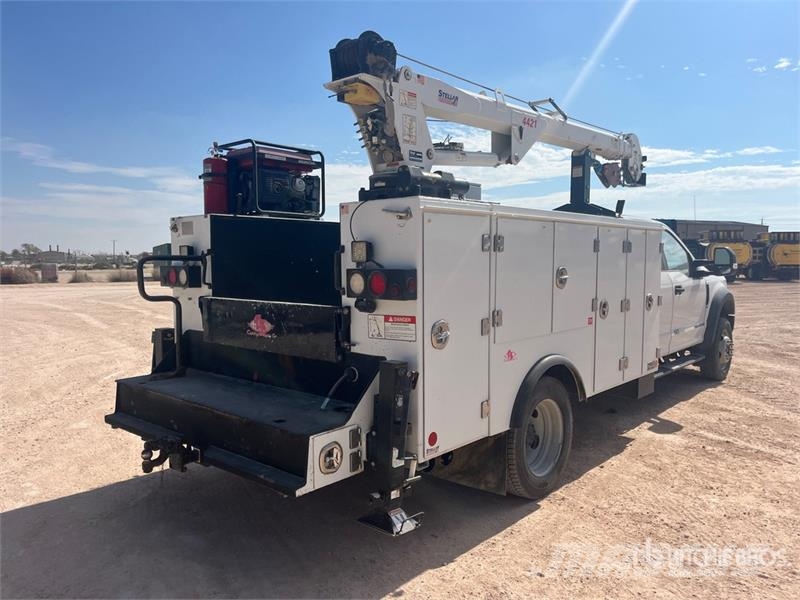 Ford F-550 XL 4x4 Extended Cab Service Truck 多目的／汎用車両