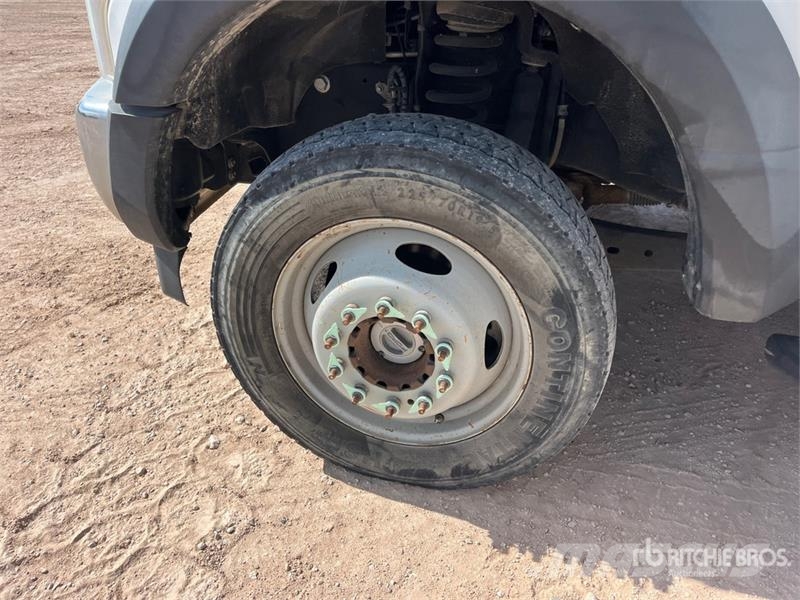 Ford F-550 XL 4x4 Extended Cab Service Truck 多目的／汎用車両