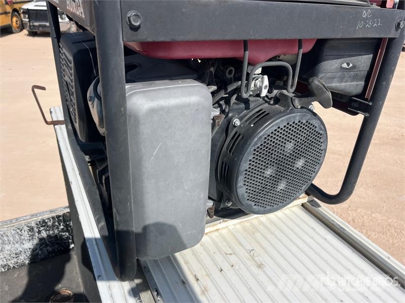 Ford F-550 XL 4x4 Extended Cab Service Truck 多目的／汎用車両