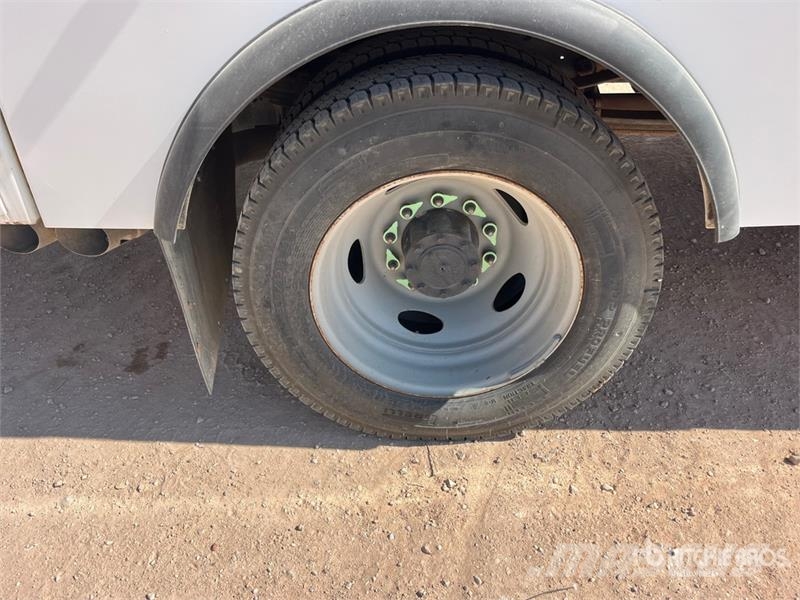 Ford F-550 XL 4x4 Extended Cab Service Truck 多目的／汎用車両
