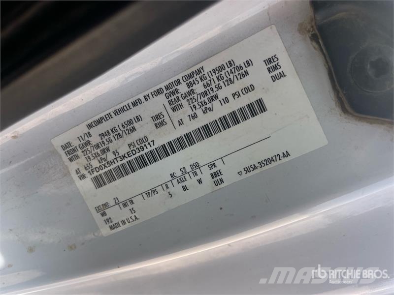 Ford F-550 XL 4x4 Extended Cab Service Truck 多目的／汎用車両
