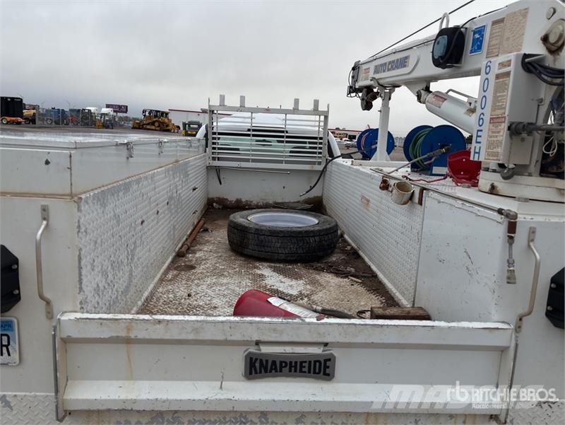 Ford F-550 XL 4x4 Extended Cab Service Truck Komunalna vozila