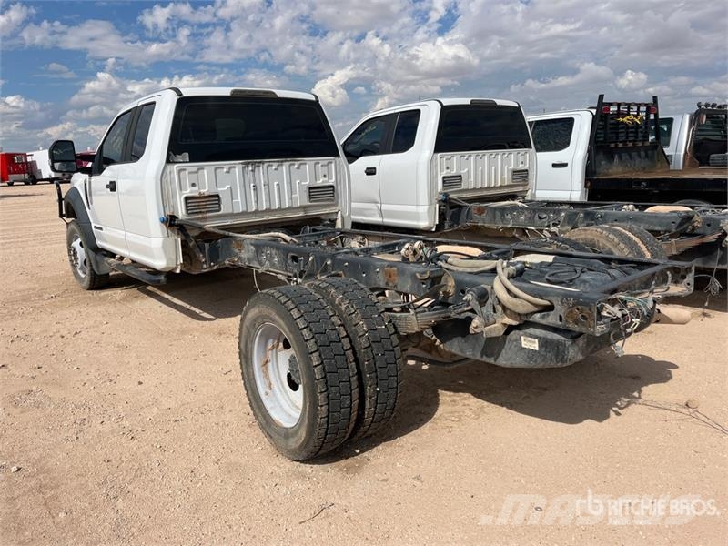 Ford F-550 XL 4x4 Extended Cab Cab and Chassis Kabine i unutrašnjost