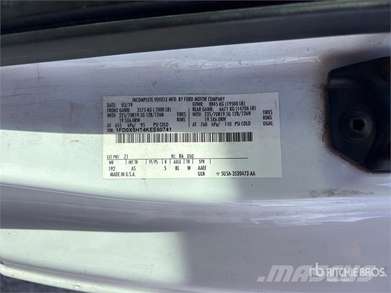 Ford F-550 XL 4x4 Extended Cab Service Truck 多目的/汎用車両