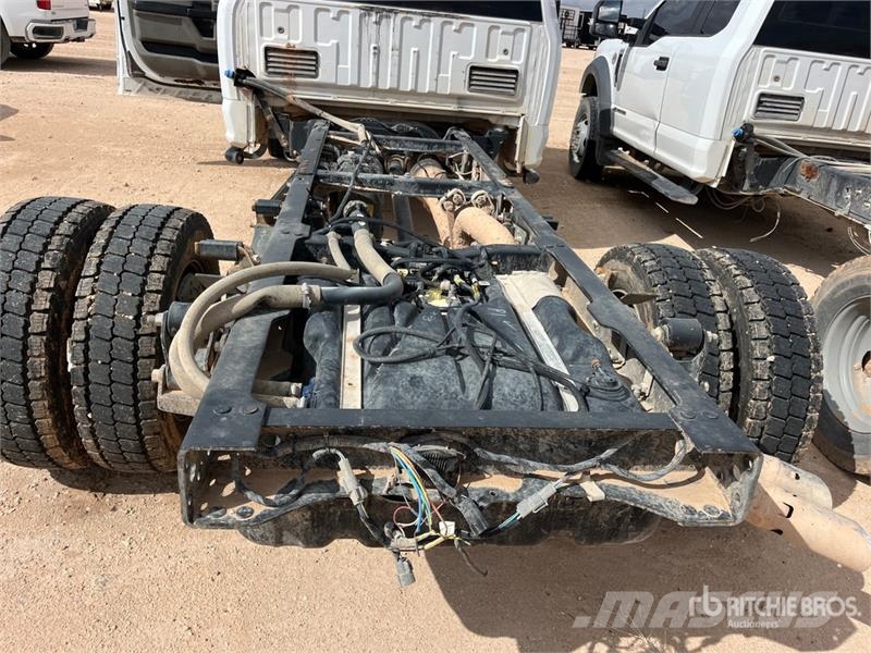 Ford F-550 XL 4x4 Extended Cab Cab and Chassis Kabine i unutrašnjost