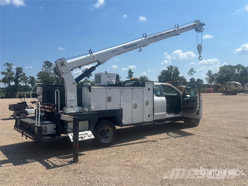 Ford F-550 XL 4x4 Extended Cab Service Truck Veículos municipais / de uso geral