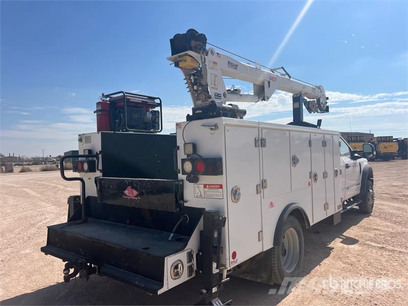 Ford F-550 XL 4x4 Extended Cab Service Truck 多目的／汎用車両
