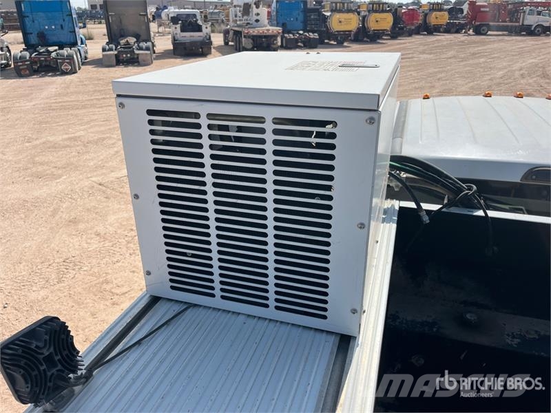 Ford F-550 XL 4x4 Extended Cab Service Truck 多目的／汎用車両