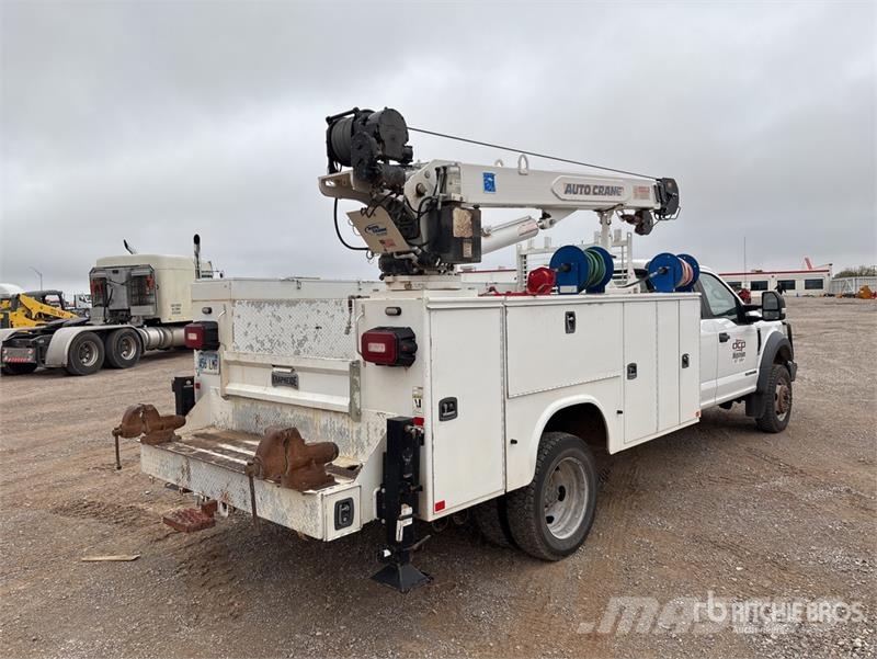 Ford F-550 XL 4x4 Extended Cab Service Truck Komunalna vozila