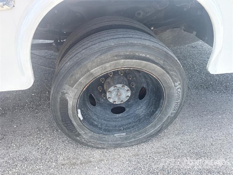 Ford F-550 XL 4x4 Extended Cab Service Truck 多目的/汎用車両