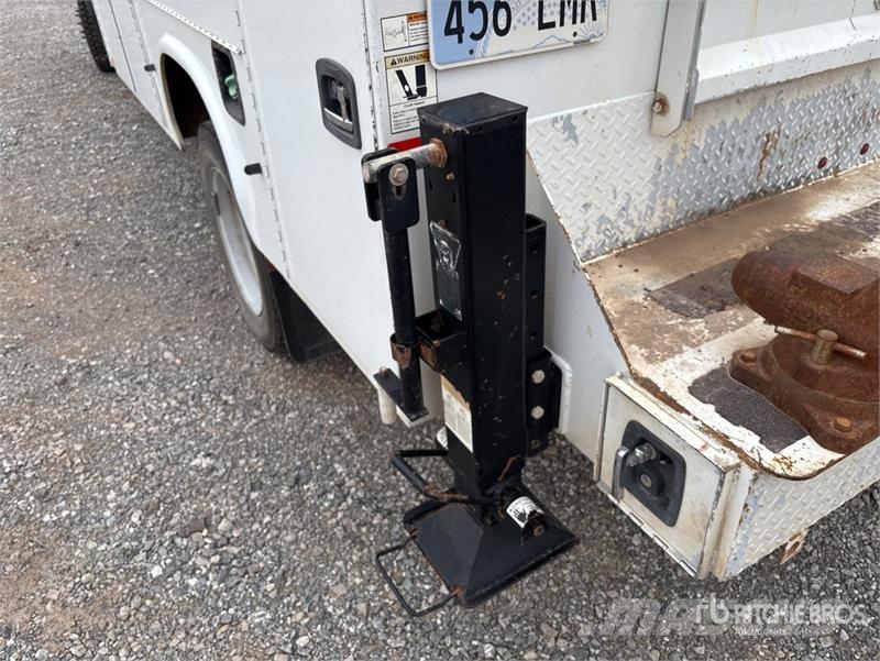 Ford F-550 XL 4x4 Extended Cab Service Truck Komunalna vozila
