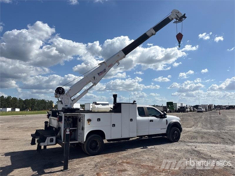 Ford F-550 XL 4x4 Extended Cab Service Truck 多目的/汎用車両