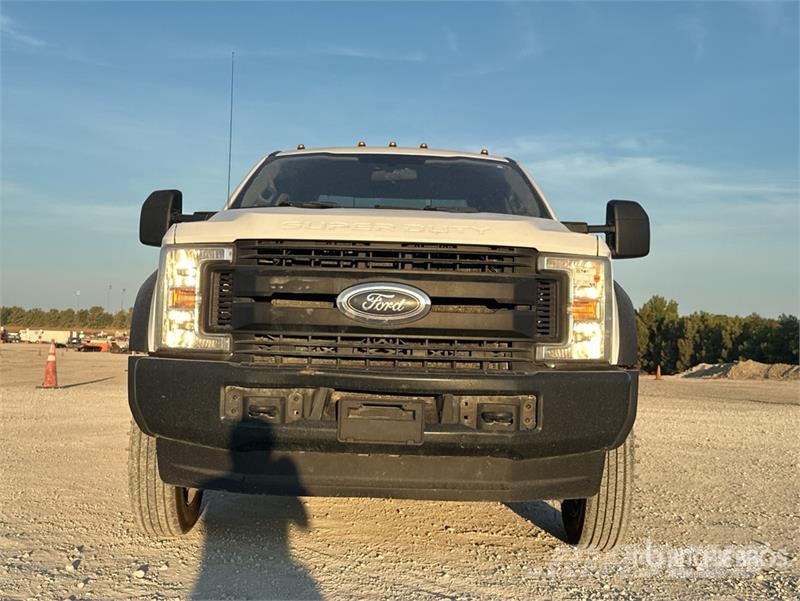 Ford F-550 XL 4x4 Flatbed Truck Kamioni sa otvorenim sandukom