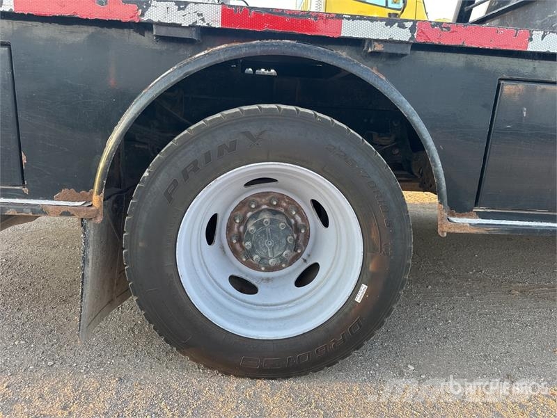 Ford F-550 XL 4x4 Flatbed Truck Kamioni sa otvorenim sandukom