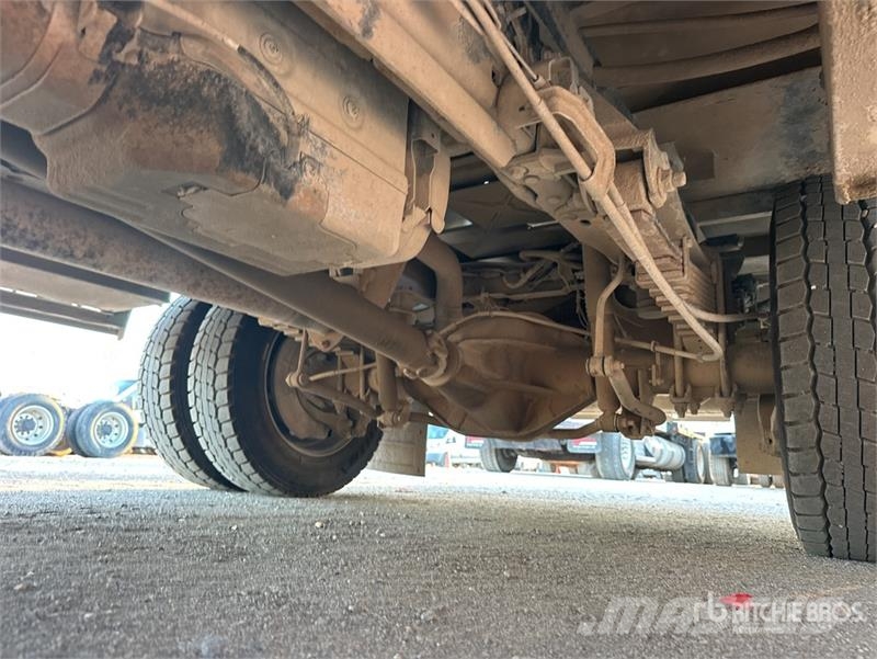 Ford F-550 XL 4x4 Flatbed Truck Kamioni sa otvorenim sandukom