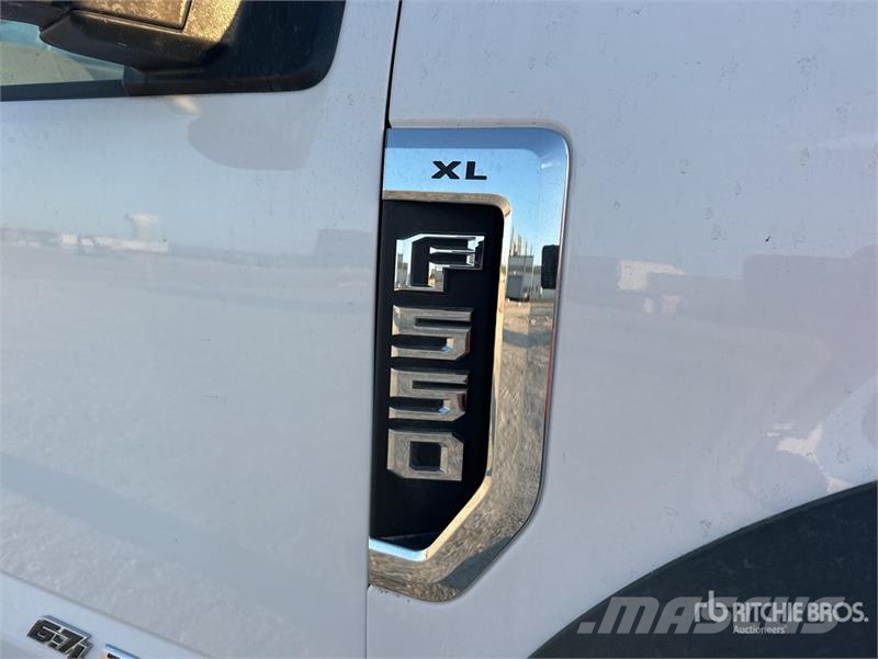 Ford F-550 XL 4x4 Flatbed Truck Kamioni sa otvorenim sandukom