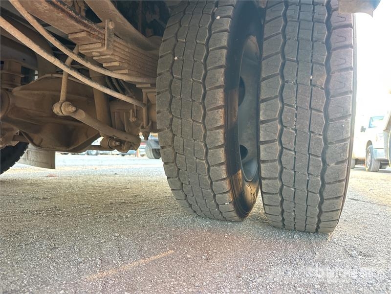 Ford F-550 XL 4x4 Flatbed Truck Kamioni sa otvorenim sandukom