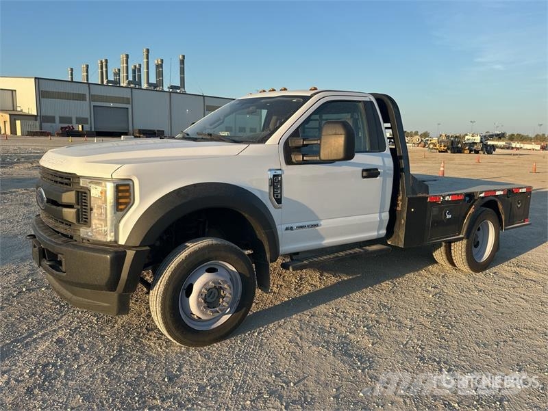 Ford F-550 XL 4x4 Flatbed Truck Kamioni sa otvorenim sandukom