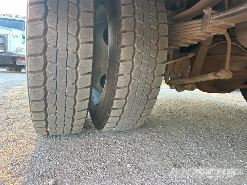 Ford F-550 XL 4x4 Flatbed Truck Kamioni sa otvorenim sandukom
