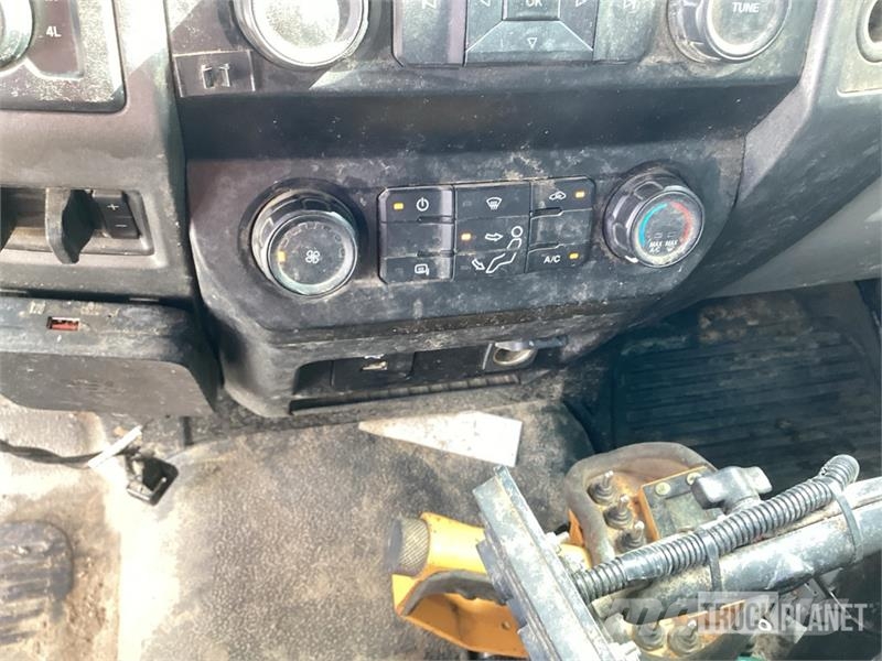 Ford F-550 XL 4x4 Service Truck Pilsētas atkritumvedēji