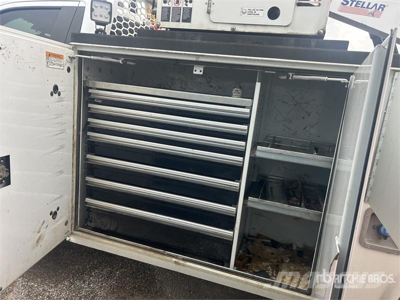 Ford F-550 XL 4x4 Service Truck Pilsētas atkritumvedēji