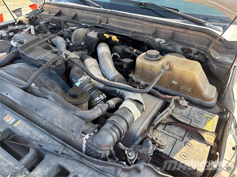 Ford F-550 XL 4x4 Service Truck مركبات الأغراض العامة