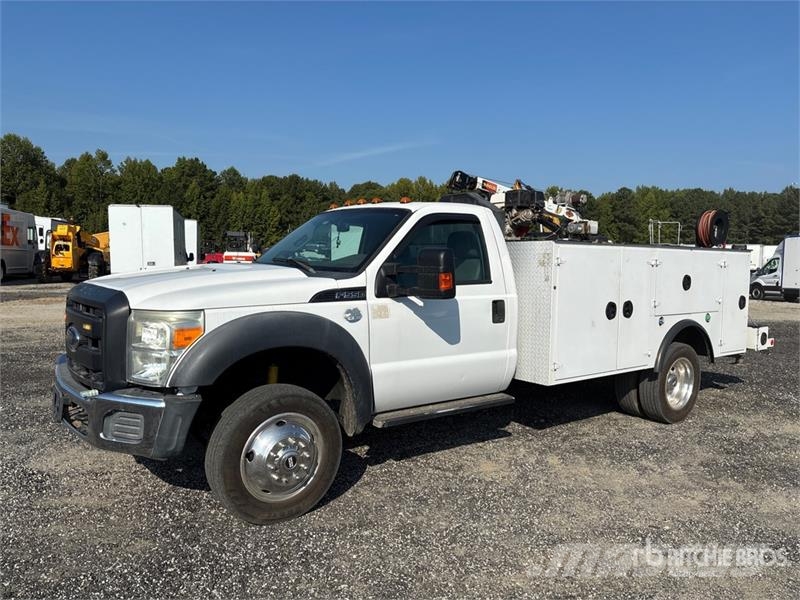 Ford F-550 XL 4x4 Service Truck مركبات الأغراض العامة