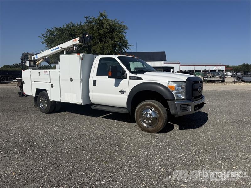 Ford F-550 XL 4x4 Service Truck Общински/универсални превозни средства