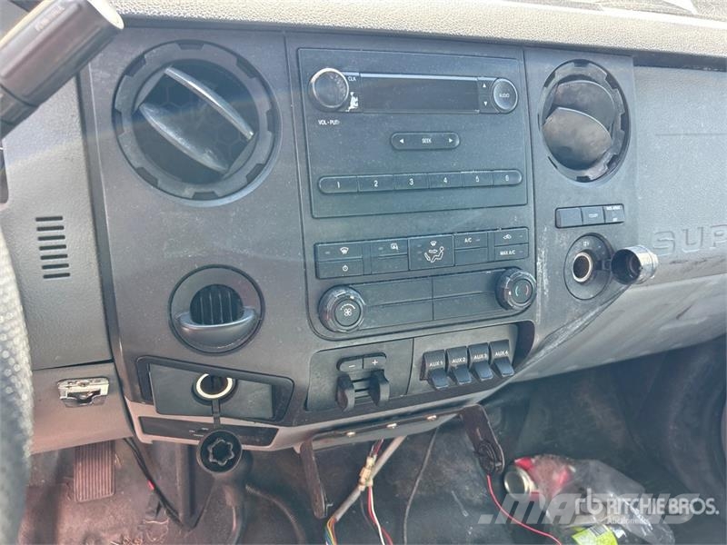 Ford F-550 XL 4x4 Service Truck Komunalna vozila