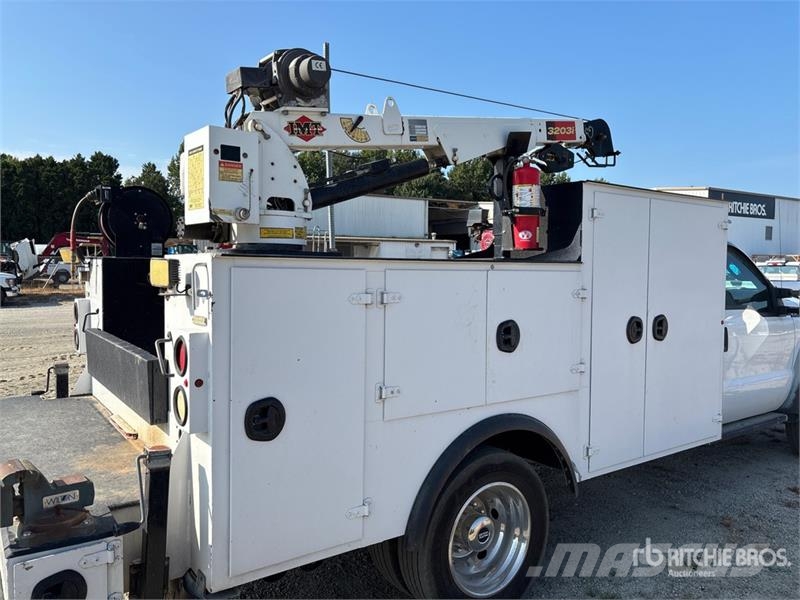 Ford F-550 XL 4x4 Service Truck مركبات الأغراض العامة