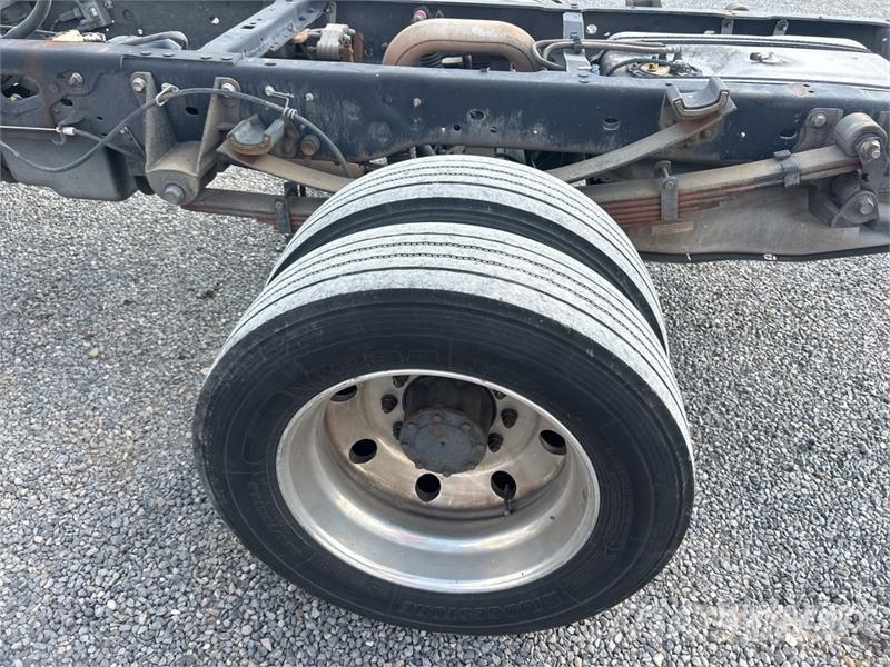 Ford F-550 XLT 4x2 Extended Cab Cab and Chassis Cabines e interior