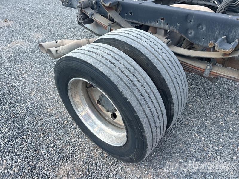 Ford F-550 XLT 4x2 Extended Cab Cab and Chassis Cabines e interior