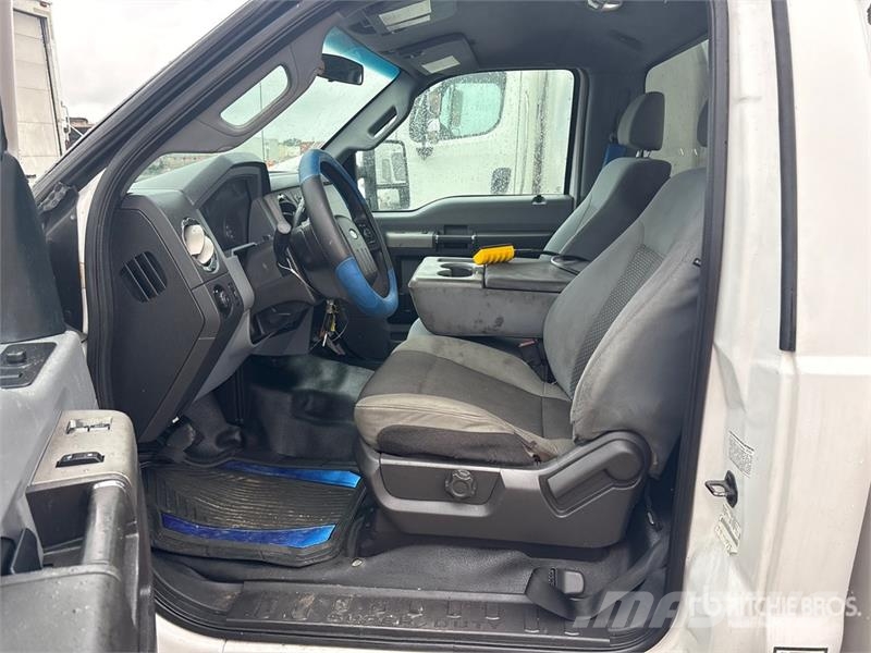 Ford F-550 XLT 4x2 Tow Truck Šleperi za vozila