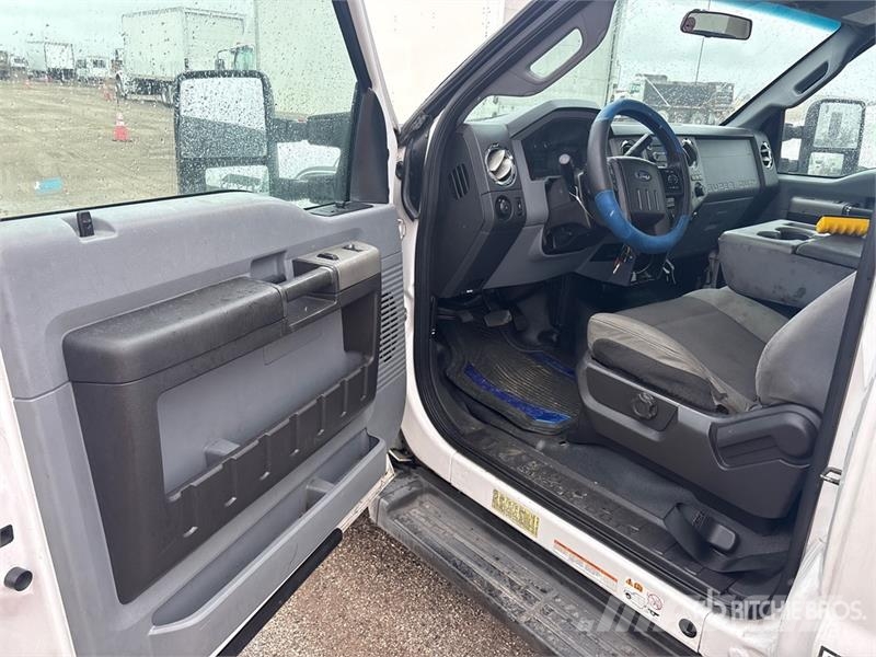 Ford F-550 XLT 4x2 Tow Truck Šleperi za vozila