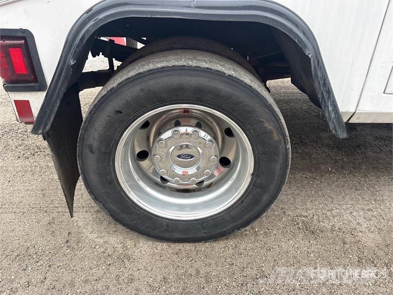 Ford F-550 XLT 4x2 Tow Truck Šleperi za vozila