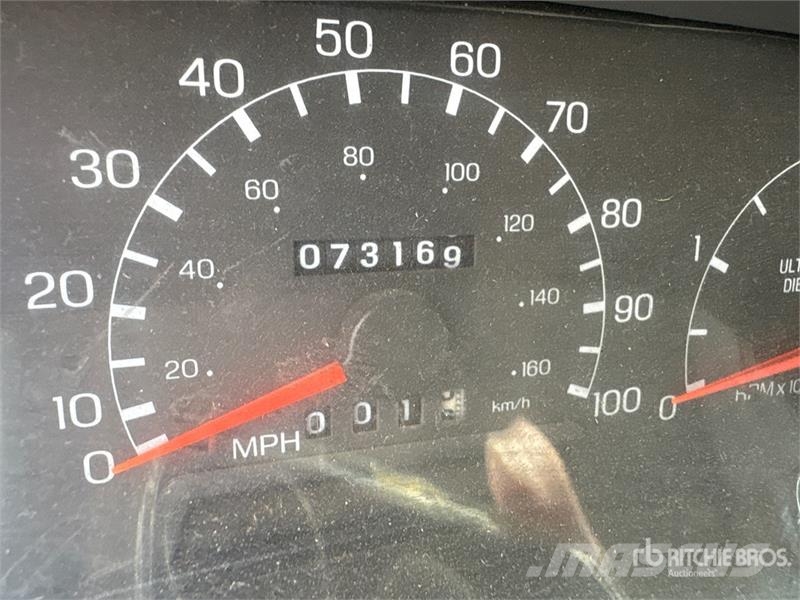 Ford F-650 组合/真空油槽车